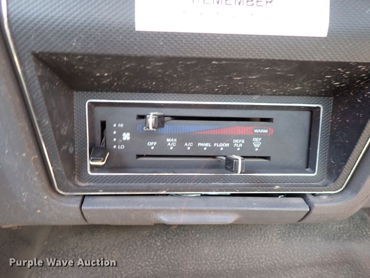 image for item DS7018 1994 Ford F700  fire truck