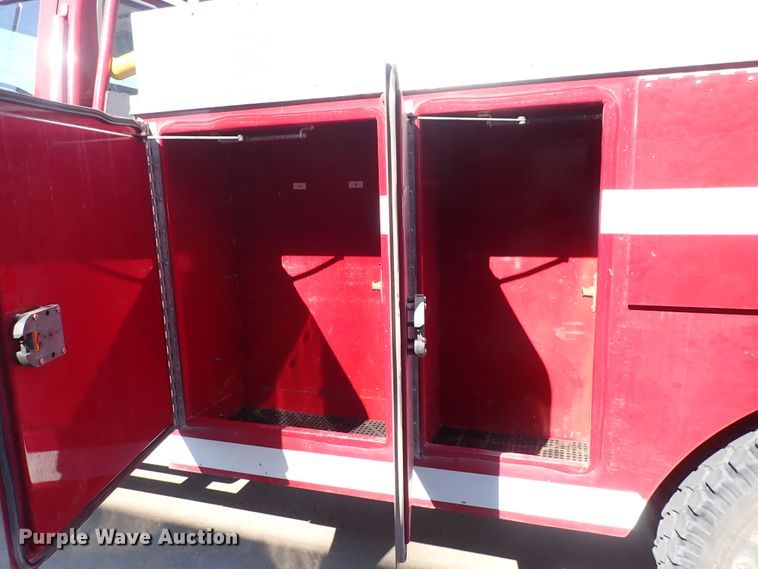 image for item DS7018 1994 Ford F700  fire truck