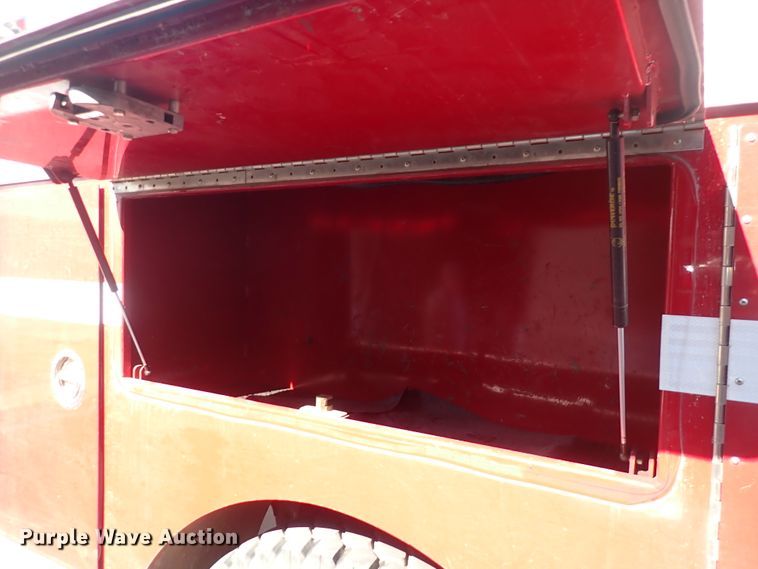 image for item DS7018 1994 Ford F700  fire truck