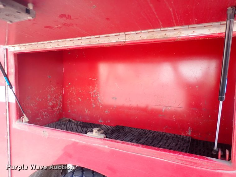 image for item DS7018 1994 Ford F700  fire truck