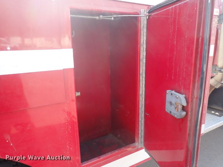 image for item DS7018 1994 Ford F700  fire truck