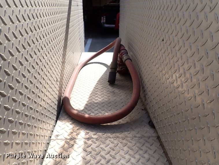 image for item DS7018 1994 Ford F700  fire truck