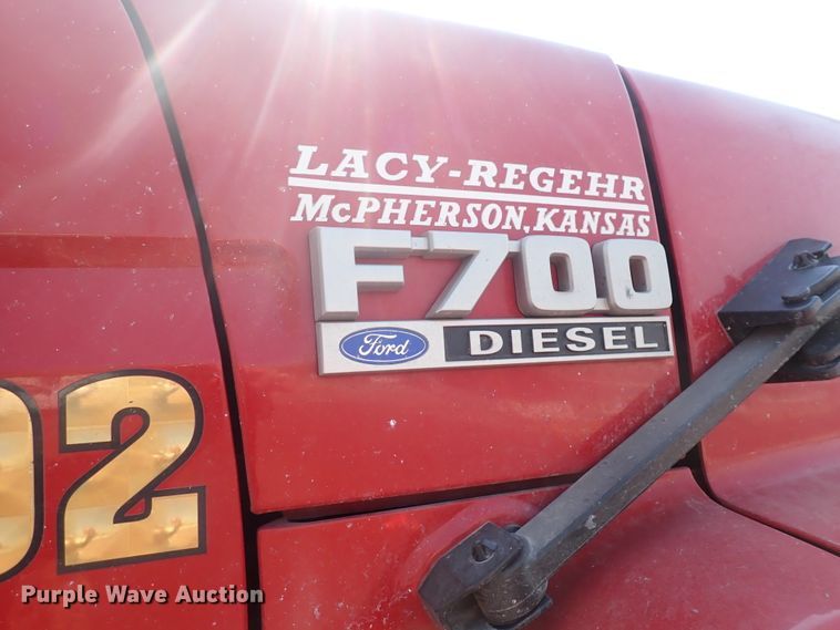 image for item DS7018 1994 Ford F700  fire truck