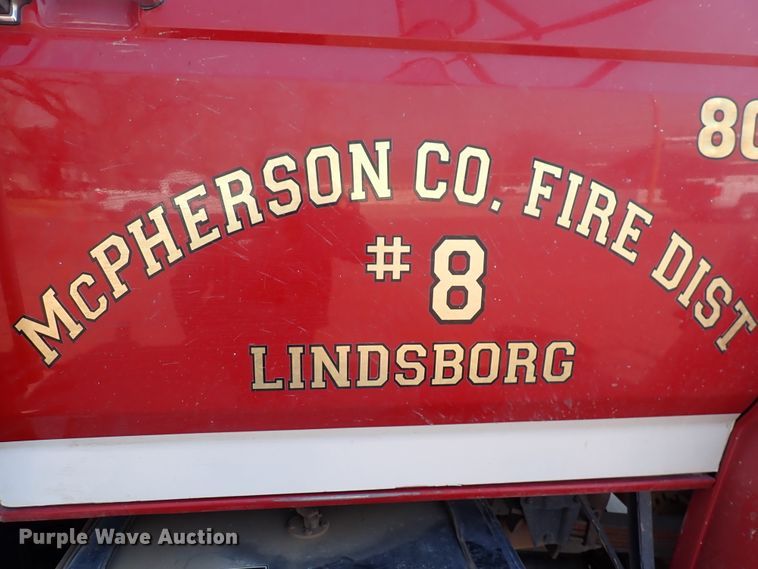 image for item DS7018 1994 Ford F700  fire truck