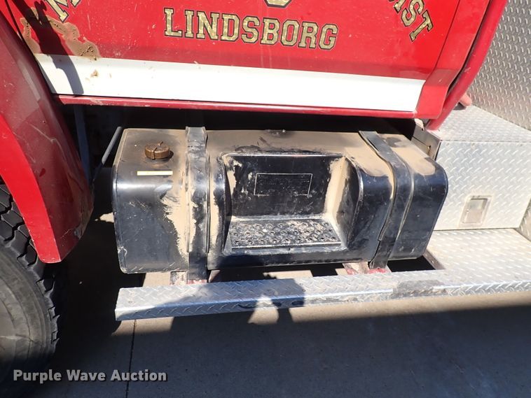 image for item DS7018 1994 Ford F700  fire truck