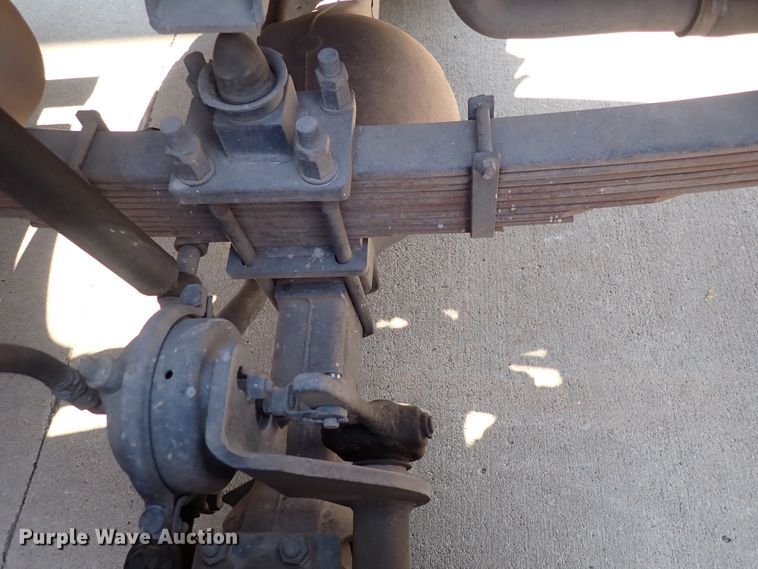 image for item DS7018 1994 Ford F700  fire truck