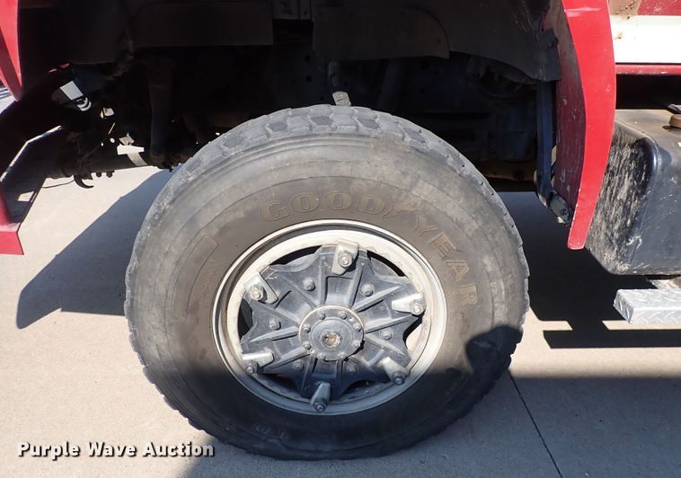 image for item DS7018 1994 Ford F700  fire truck