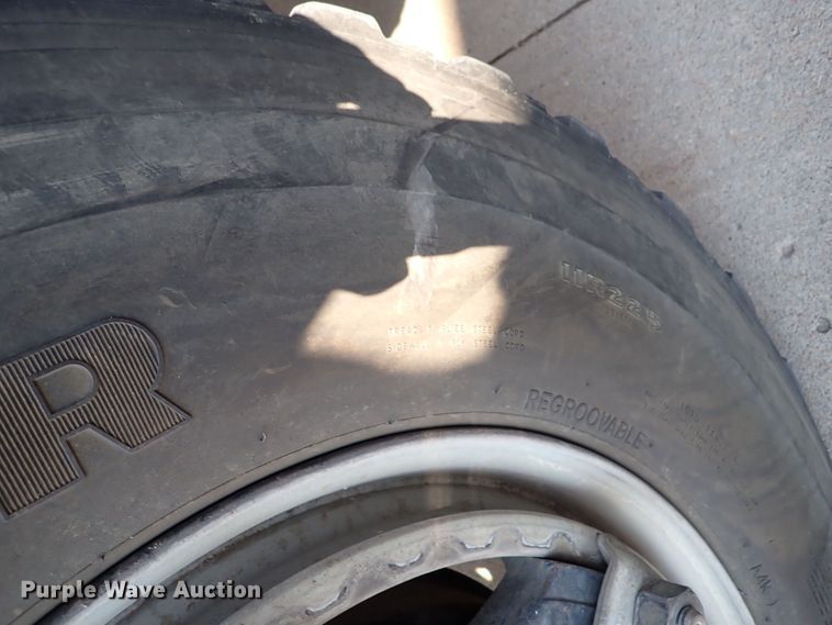 image for item DS7018 1994 Ford F700  fire truck