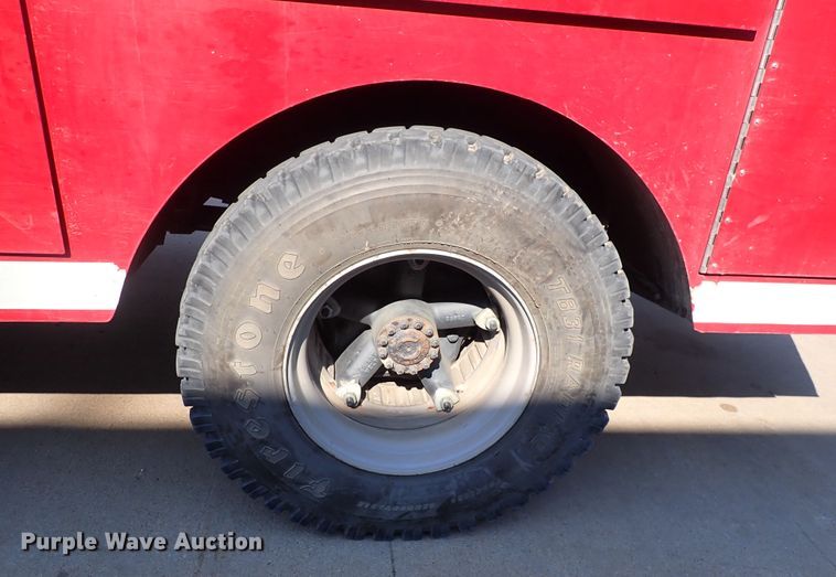 image for item DS7018 1994 Ford F700  fire truck