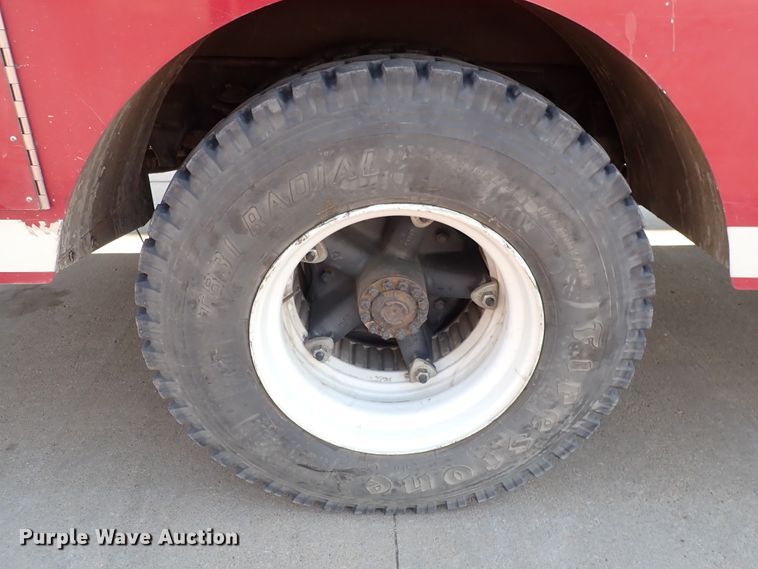 image for item DS7018 1994 Ford F700  fire truck