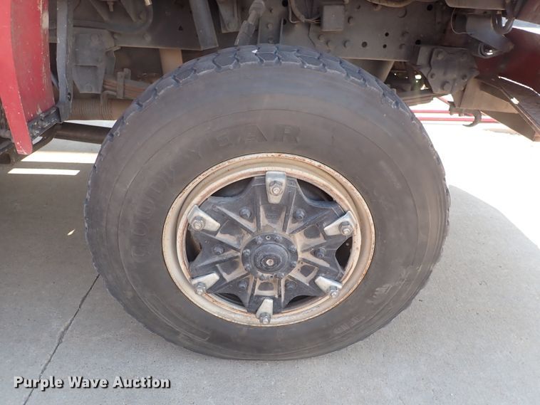 image for item DS7018 1994 Ford F700  fire truck