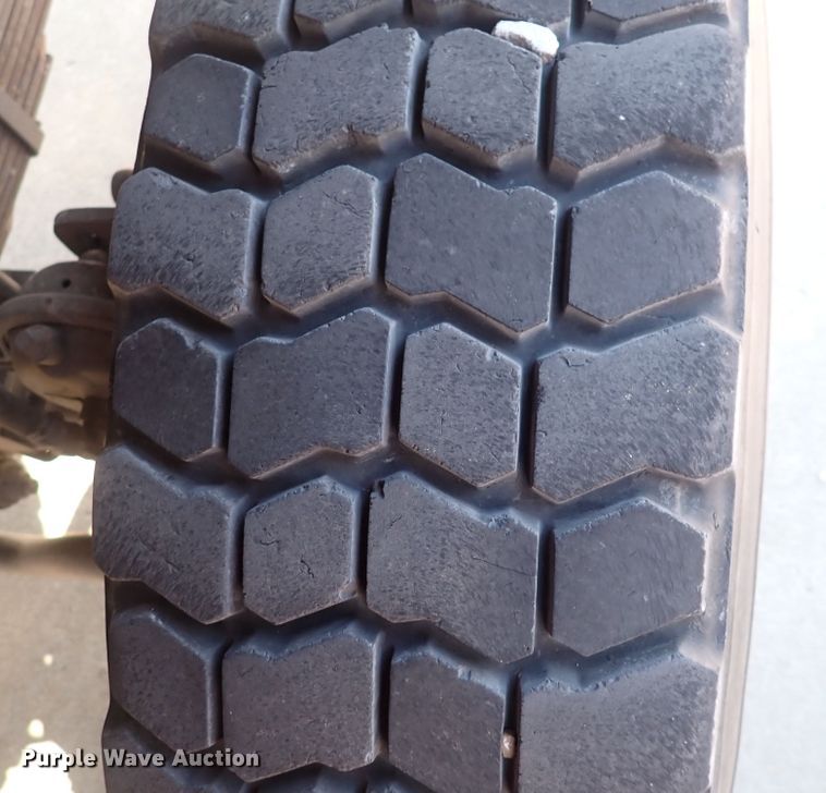 image for item DS7018 1994 Ford F700  fire truck