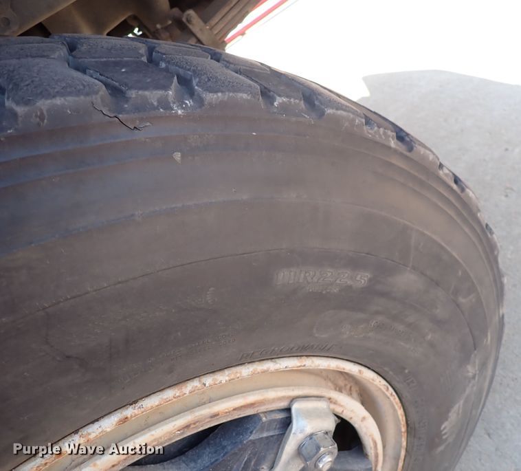 image for item DS7018 1994 Ford F700  fire truck