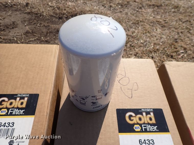 image for item DS7018 1994 Ford F700  fire truck