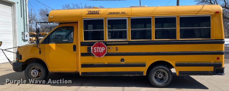 image for item FV9268 2006 GMC Savana G3500  school bus