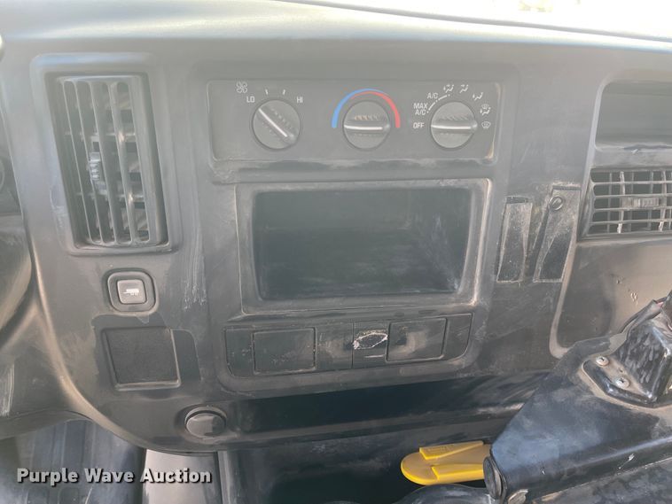 image for item FV9268 2006 GMC Savana G3500  school bus