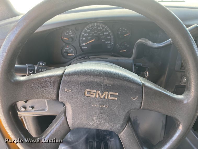 image for item FV9268 2006 GMC Savana G3500  school bus