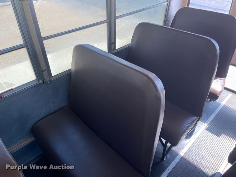 image for item FV9268 2006 GMC Savana G3500  school bus