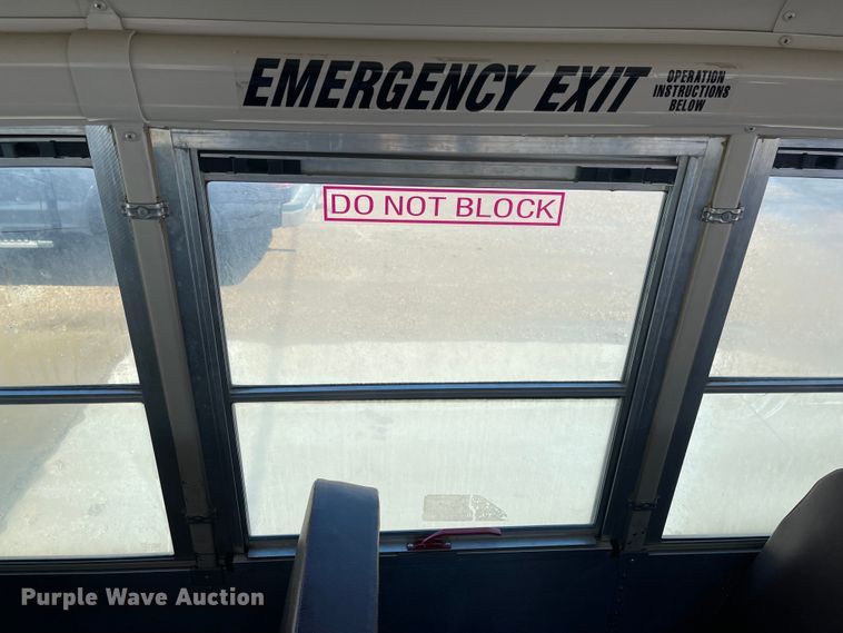 image for item FV9268 2006 GMC Savana G3500  school bus