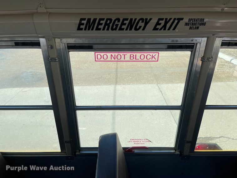 image for item FV9268 2006 GMC Savana G3500  school bus