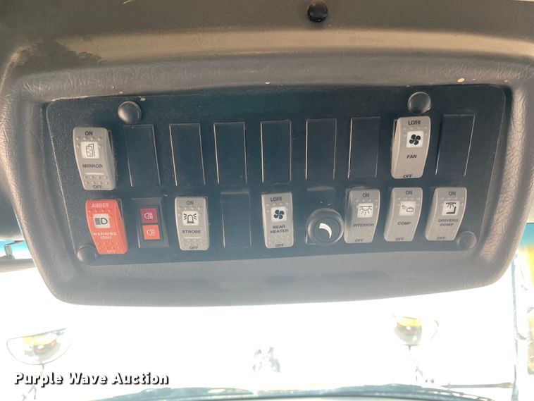 image for item FV9268 2006 GMC Savana G3500  school bus