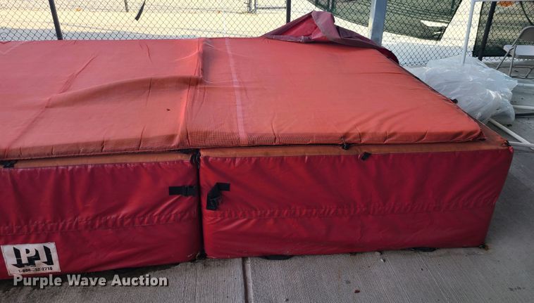 image for item IF9444 High jump mat