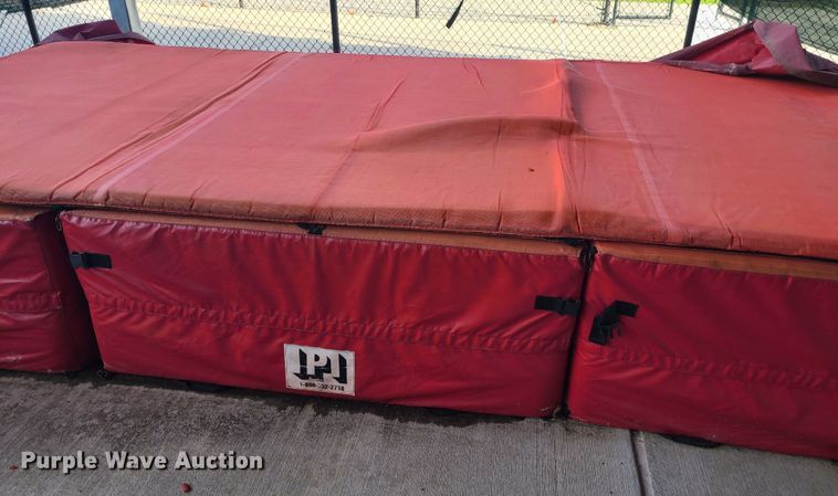 image for item IF9444 High jump mat