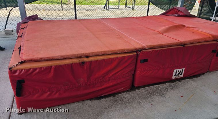 image for item IF9444 High jump mat