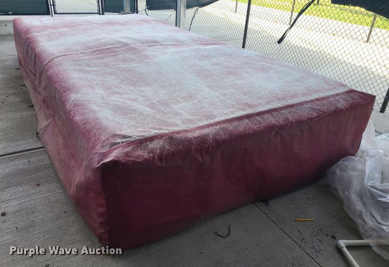 image for item IF9444 High jump mat