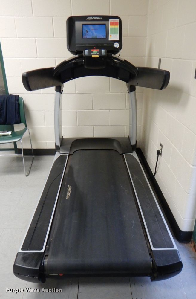 image for item IH9232 Life Fitness flex deck treadmill