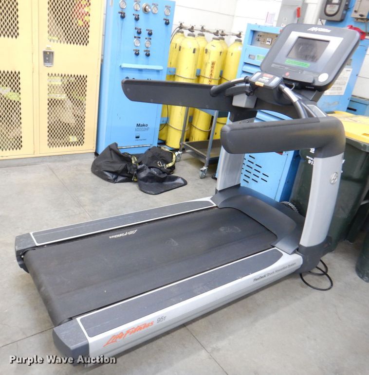 image for item IH9233 Life Fitness 95T flex deck treadmill