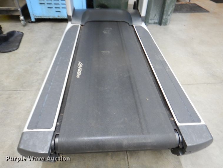 image for item IH9233 Life Fitness 95T flex deck treadmill