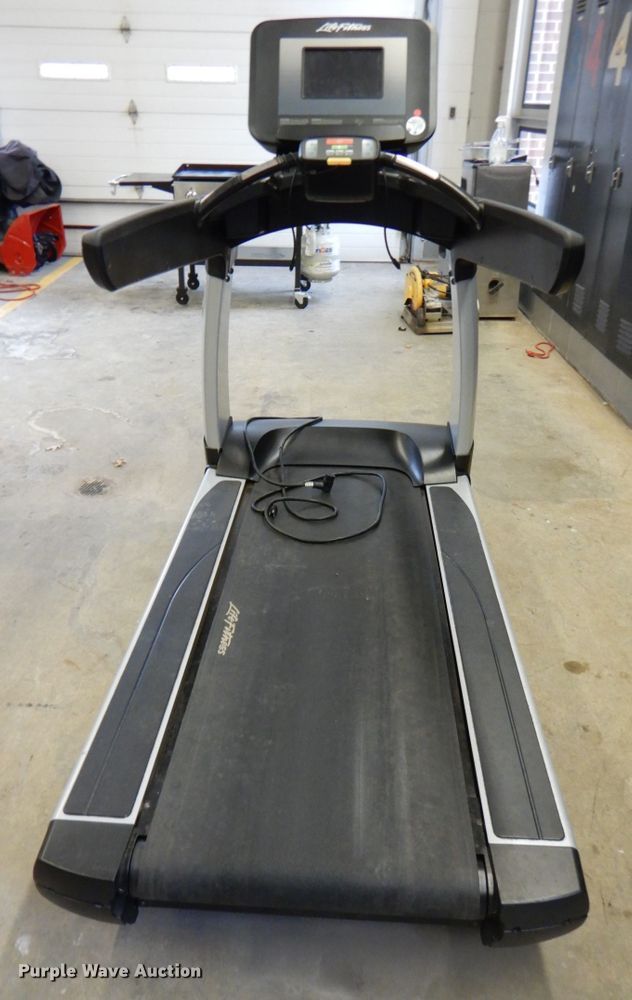 image for item IH9236 Life Fitness treadmill