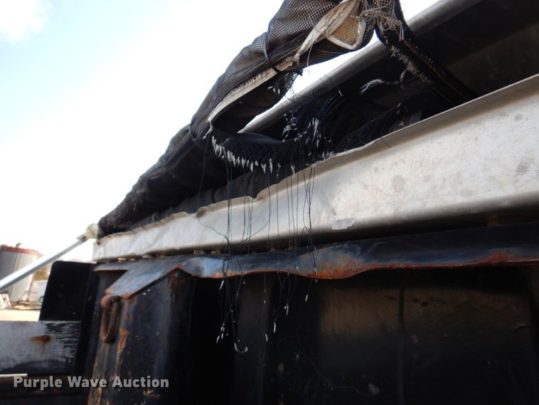 image for item IM9660 2004 International 7600  dump truck