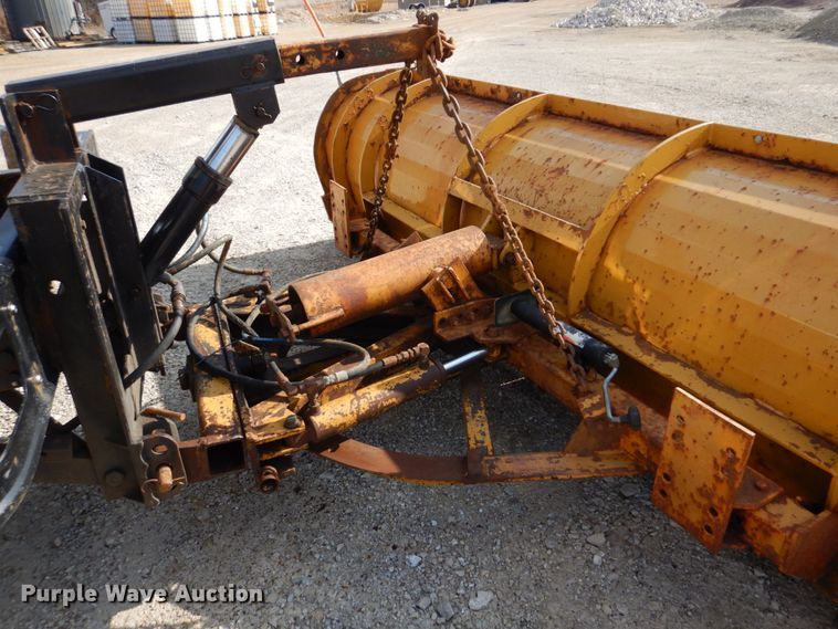 image for item IM9660 2004 International 7600  dump truck