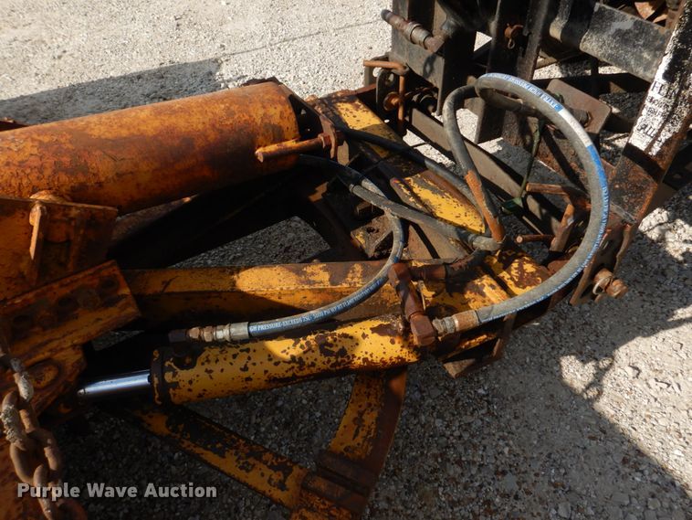 image for item IM9660 2004 International 7600  dump truck