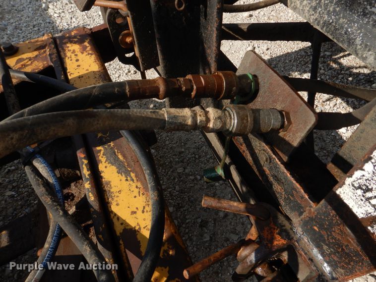 image for item IM9660 2004 International 7600  dump truck