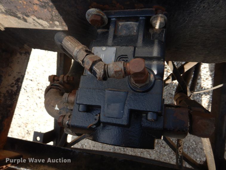 image for item IM9660 2004 International 7600  dump truck