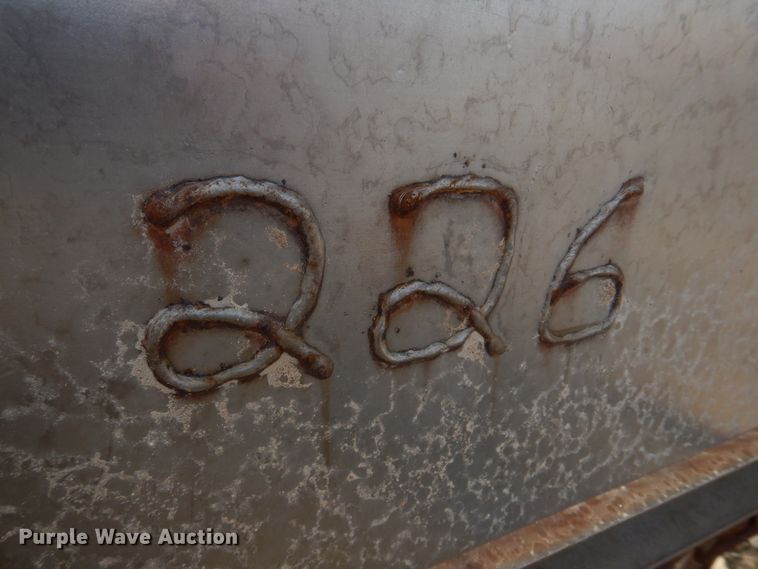 image for item IM9660 2004 International 7600  dump truck