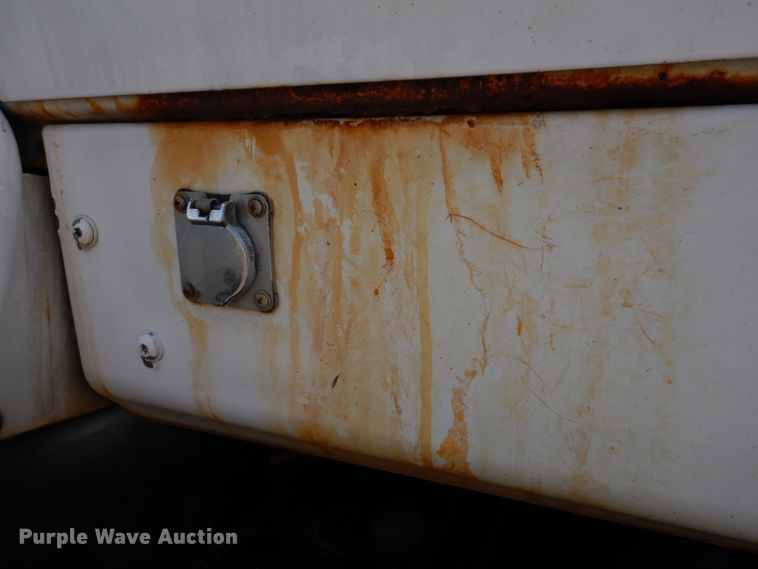 image for item IM9660 2004 International 7600  dump truck