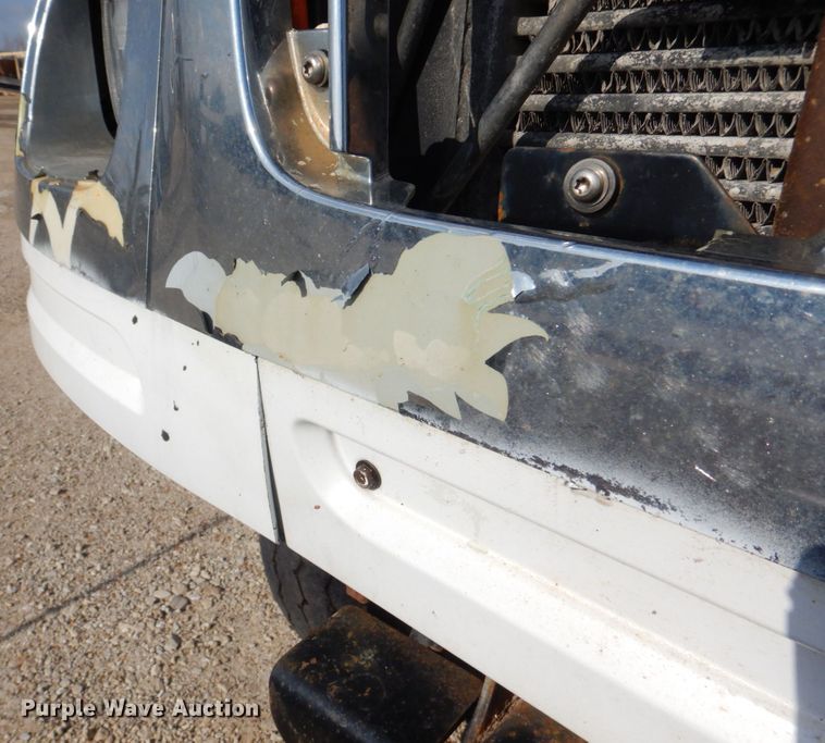 image for item IM9660 2004 International 7600  dump truck