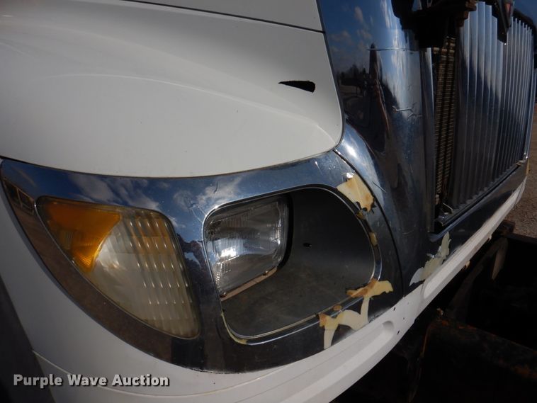 image for item IM9660 2004 International 7600  dump truck