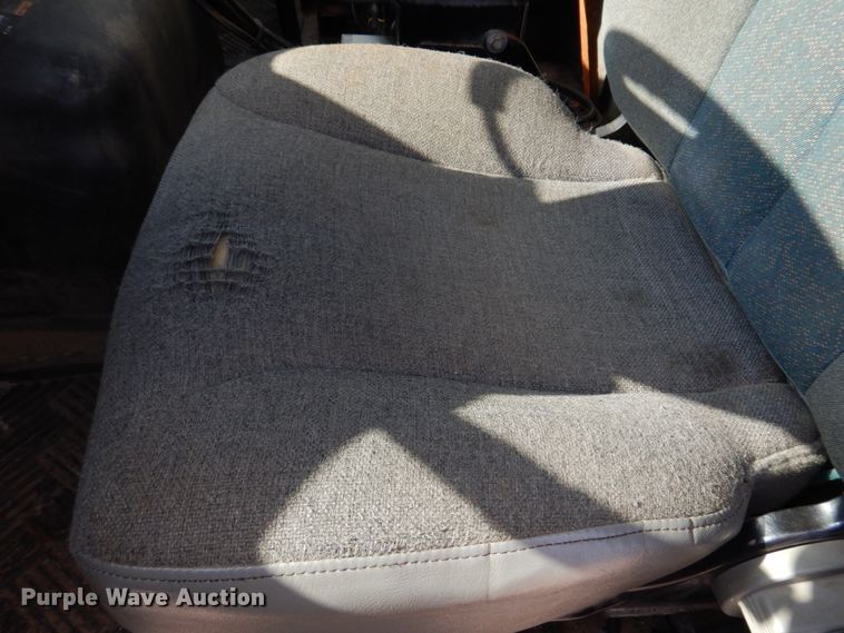 image for item IM9660 2004 International 7600  dump truck