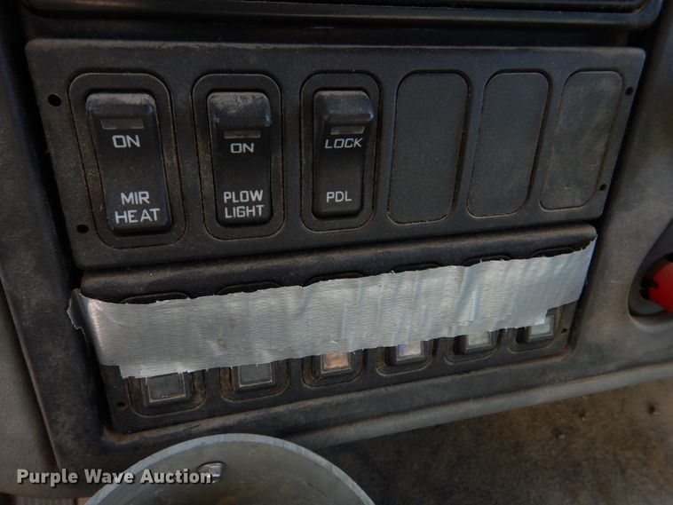 image for item IM9660 2004 International 7600  dump truck