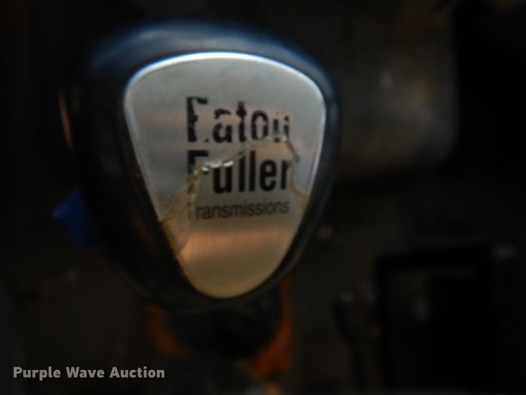 image for item IM9660 2004 International 7600  dump truck