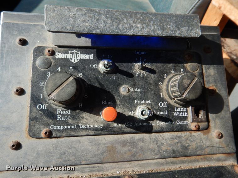 image for item IM9660 2004 International 7600  dump truck