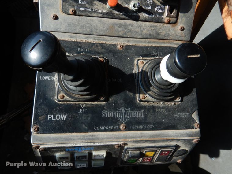 image for item IM9660 2004 International 7600  dump truck