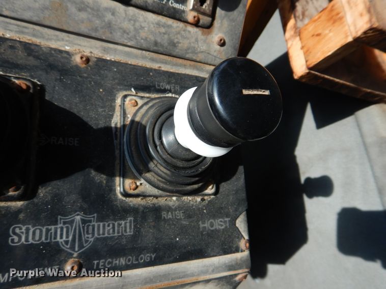 image for item IM9660 2004 International 7600  dump truck