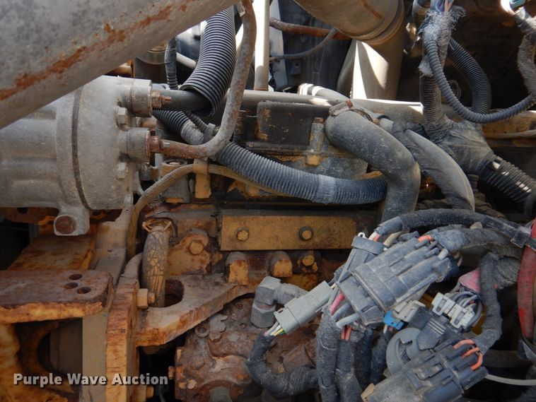 image for item IM9660 2004 International 7600  dump truck