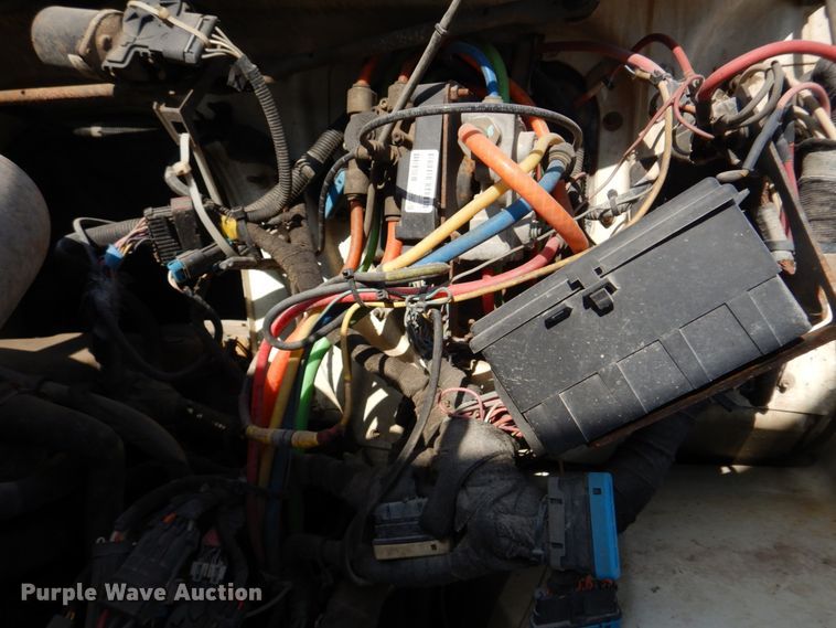 image for item IM9660 2004 International 7600  dump truck